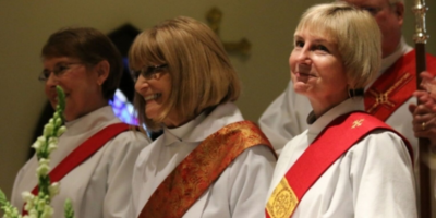 La Iglesia no puede ordenar mujeres: concluye el estudio del card. Petrocchi sobre el diaconado femenino