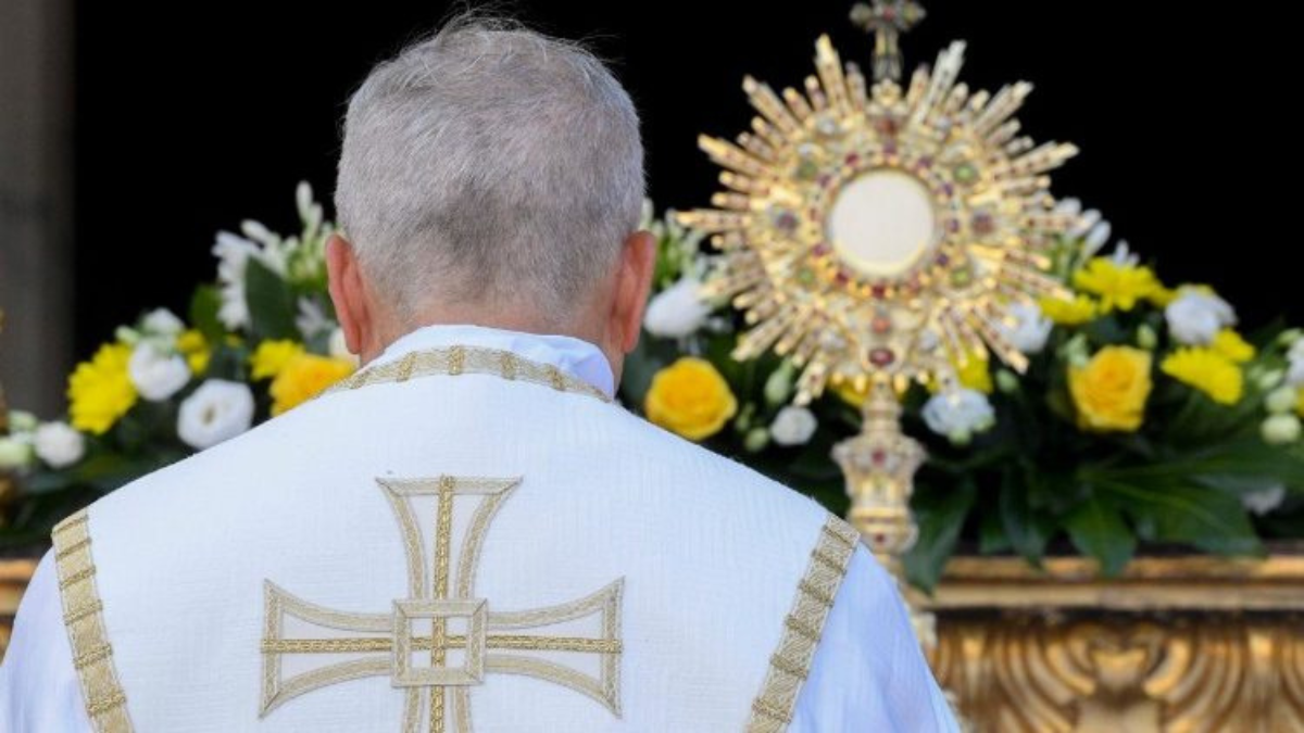 León XIV sobre la Mezquita Azul: «Mi lugar de oración es ante el Santísimo Sacramento»