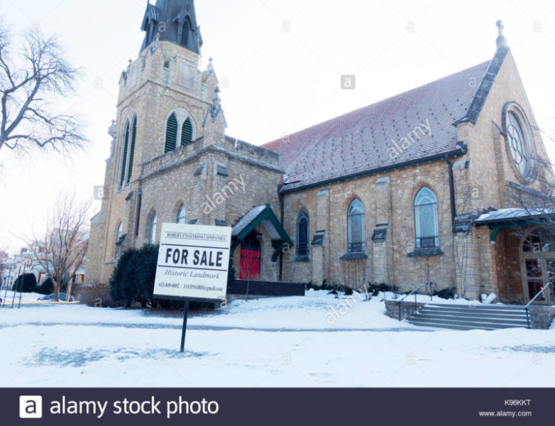 Iglesias vacías en venta, el iban Vaticano, el anillo de Pilato, el Papa Francisco muy preocupado.