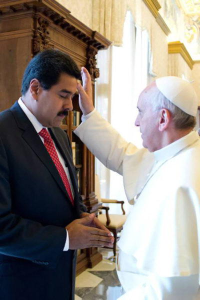 El Vaticano y la política italiana, la vuelta del padre Lombardi, los amores de Papa Francisco, las monedas de Trevi.