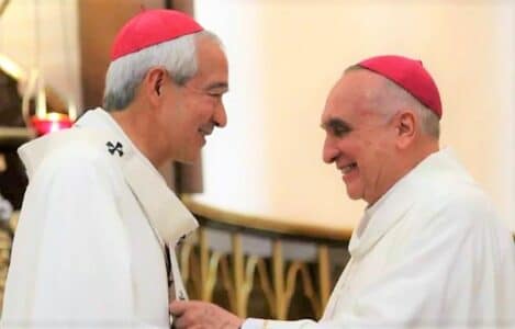 Imponen palio al arzobispo de Xalapa, Jorge Carlos Patrón Wong