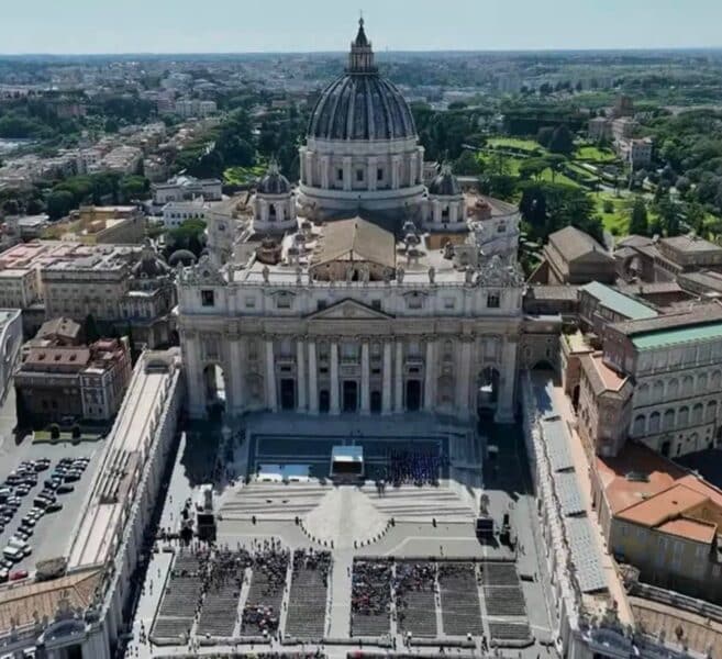El fracaso de la fraternidad humana en el Vaticano, primeros pasos del Papa Francisco, la destrucción del ser humano, Zuppi de campaña.