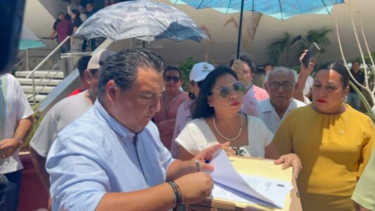 Campeche debe garantizar la libertad religiosa, piden +Vida+Familia y agrupaciones civiles. Diputado morenista Malavé Gamboa se molesta y acusa al obispo