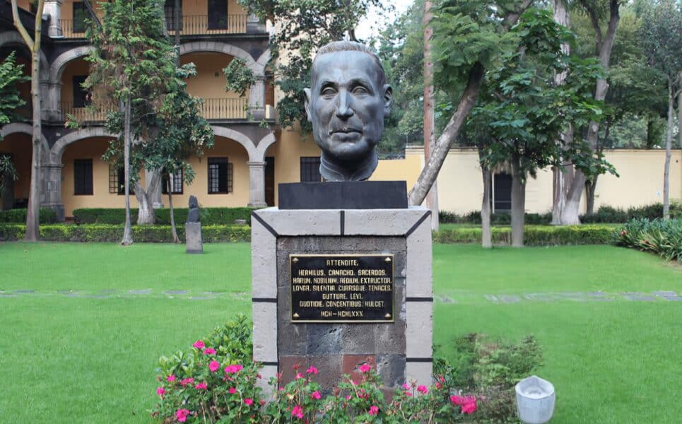 En la fiesta del Seminario Conciliar de México ¿Dónde quedó el padre Hermilo? El cardenal Aguiar y sus guaruras: “Me ayudan por estar en peligro de muerte”