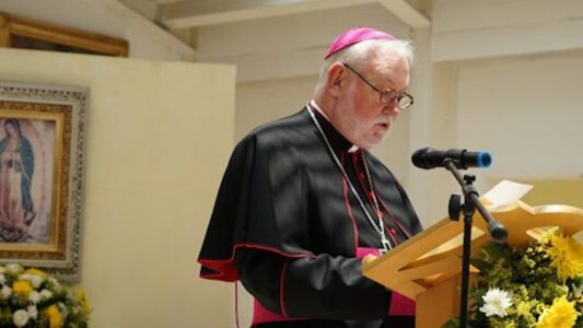Secretario vaticano, arzobispo Paul Gallagher, aboga por la paz y la justicia en México durante su visita