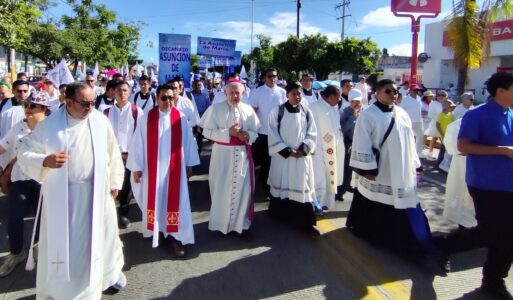 Obispo Castro Castro lidera II Caminata por la Paz en Cuautla y llama a delincuentes: “¡Depongan las armas!”