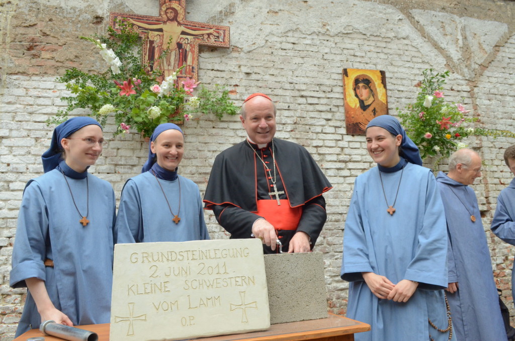 Schönborn, Grundstein