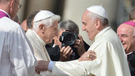 «¡Cuántas veces se descarta a los ancianos con actitudes de abandono que son una verdadera eutanasia escondida!»