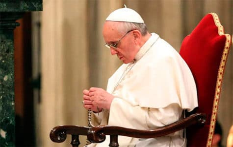 «Mientras se hacían los escrutinios, que son eternos, yo rezaba el rosario»