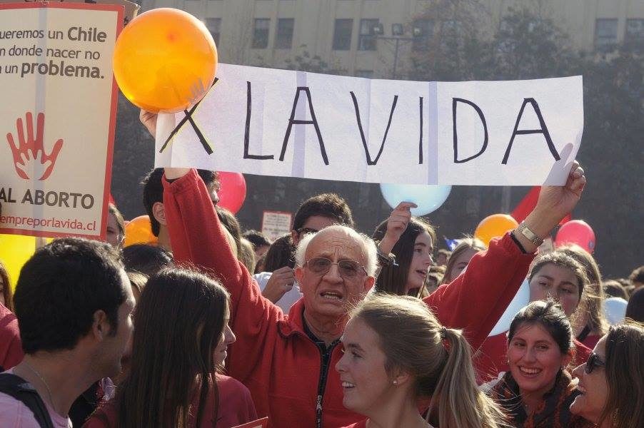 Miles de ciudadanos chilenos se manifiestan contra el nuevo proyecto de ley del aborto