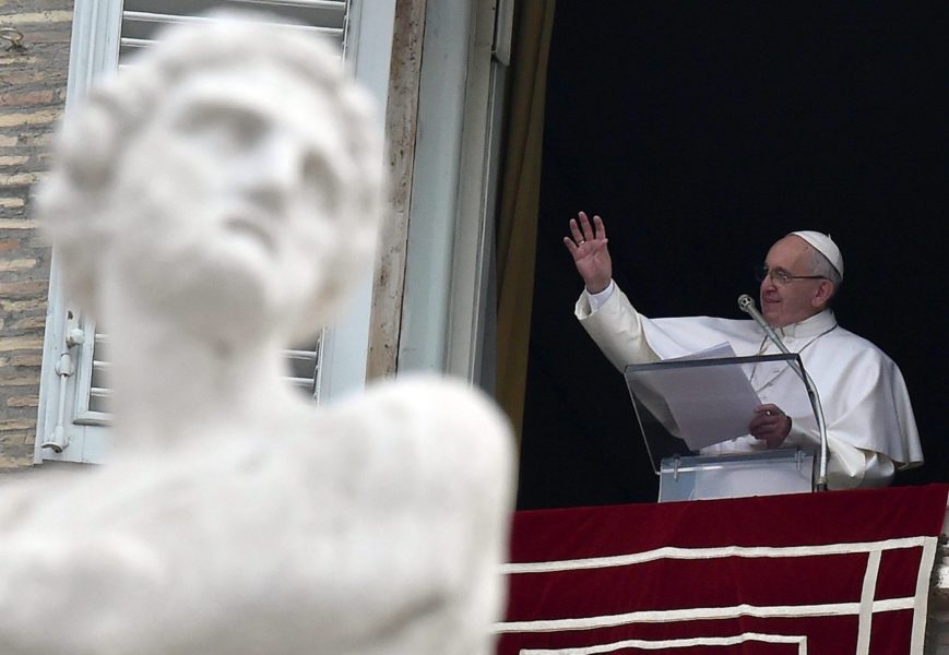 El Papa condena el atentado que ensangrentó la Pascua