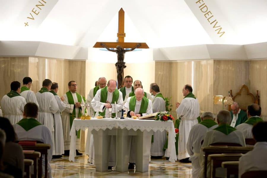 «El pagano se olvida de Jesús, piensa en sí mismo, hace como si fuera un Dios. Cuántas veces los cristianos nos comportamos como paganos»
