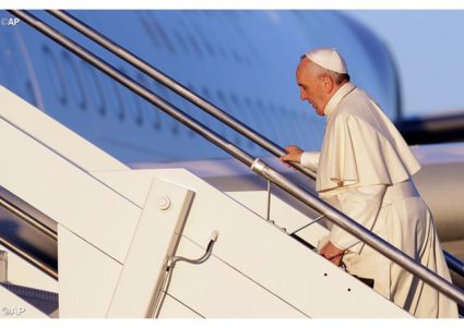 Francisco comienza su viaje apostólico a África