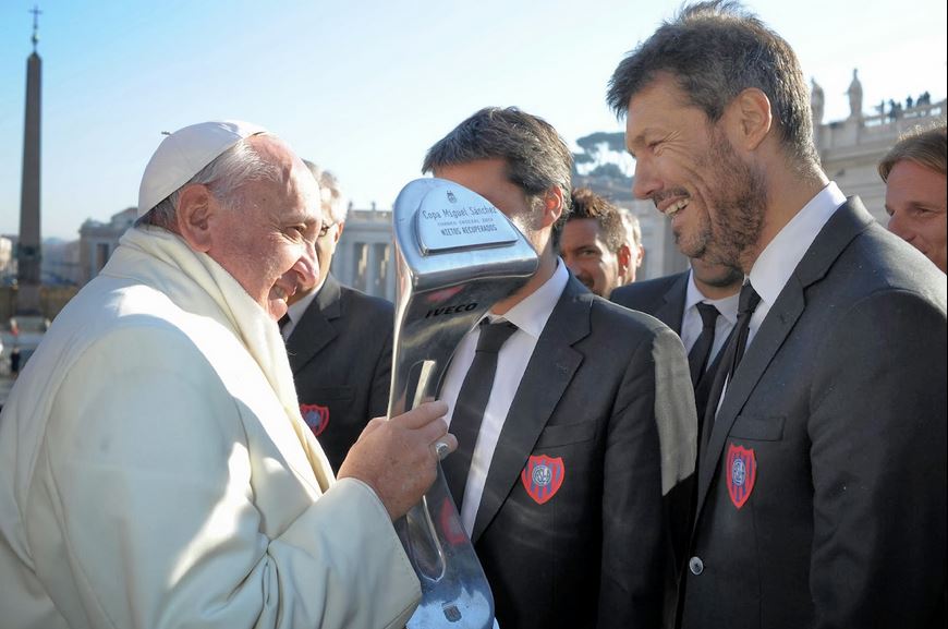 «El nacimiento de Cristo es la prueba de que Dios ha tomado partido por el ser humano»