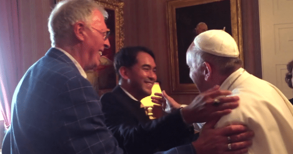 El Papa recibió en Washington a una pareja homosexual