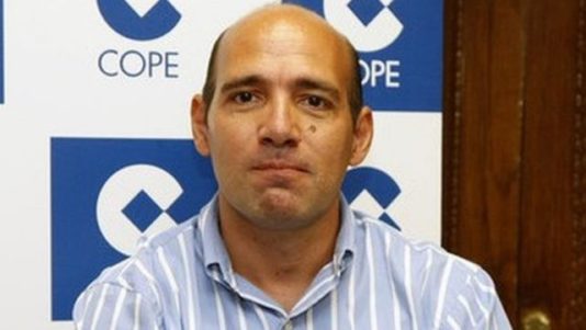 Juan Antonio Alcalá, de COPE, se declara abiertamente homosexual con motivo del Orgullo Gay
