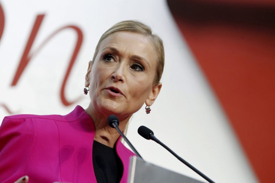 Cifuentes quiere crear una ley a favor del ‘lobby gay’