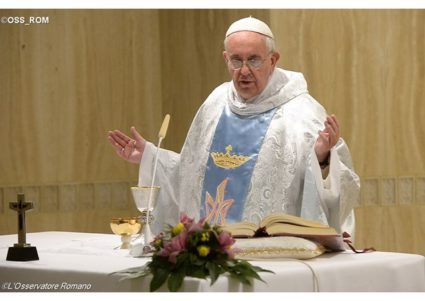 ‘La maternidad de la Virgen se ensancha a toda la humanidad’