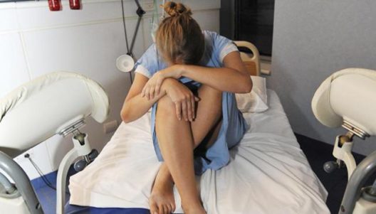 Francisco se refiere al aborto como «interrupción del embarazo»