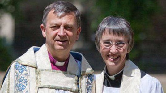 Primer matrimonio de obispos de la Iglesia anglicana