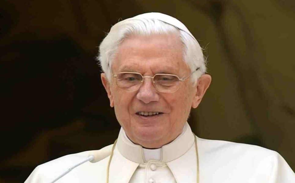 Benedicto XVI rompe su silencio