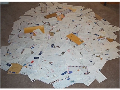 «¡La Virgen es Madre pero no es una oficina de Correos que envia mensajes todos los días!»