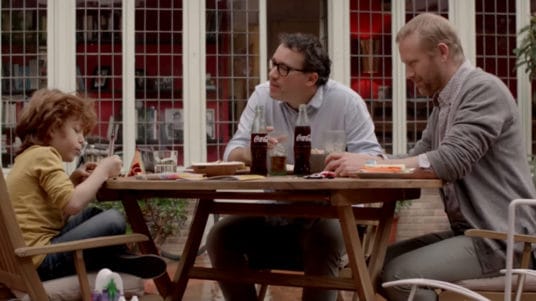 Anuncian un boicot a Coca-Cola por promover la adopción homosexual