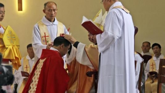 China ordenará a su segundo obispo con la aprobación del Papa