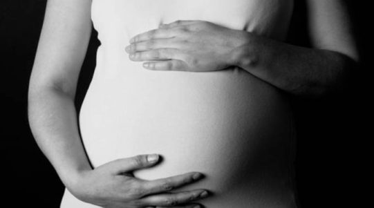 C’s y PP, a favor de los vientres de alquiler