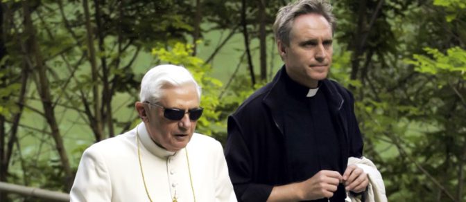 «La cabeza de Benedicto XVI funciona aún a la perfección»