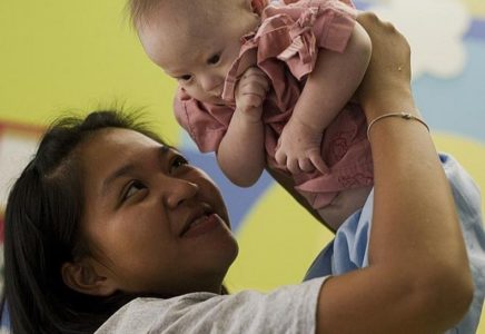 Premiada la mujer que se negó a abortar a su hijo con Síndrome de Down