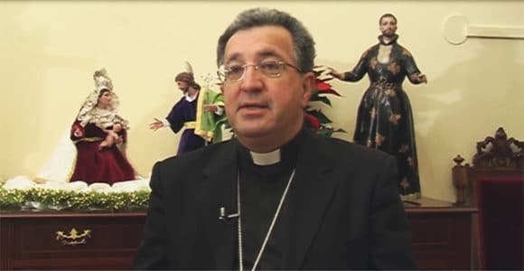 García Beltrán: «Muchos homosexuales sufren por su condición»