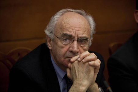 Gotti Tedeschi: «Se diría que alguien en esta Iglesia se ha dejado adular por el canto de las sirenas»