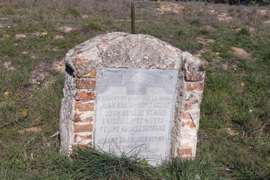 Boadilla encuentra una lápida de tres mártires asesinados en la Guerra Civil