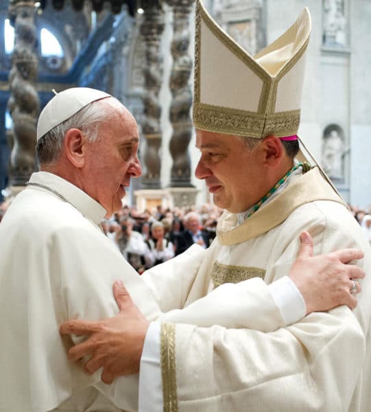 «El Papa me preguntaba si podía acompañarme por las noches fuera del Vaticano»