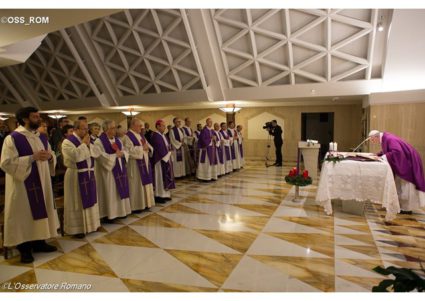 Contra ‘una Iglesia de museo y solterona’ una ‘que es alegre buscando a las ovejas perdidas’
