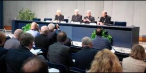 Erdo y Baldisseri presentan el documento para el Sínodo