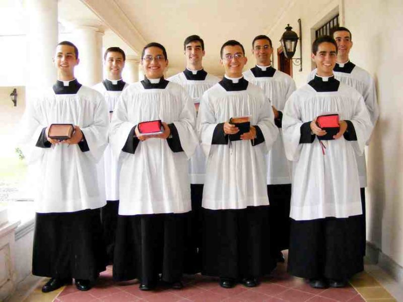 El Papa anima a los seminaristas a comportarse como pastores o tener la valentía de buscar otro camino
