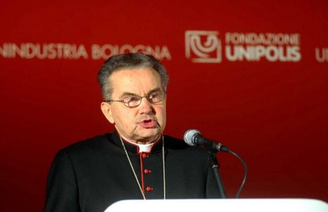 Menos doctrina significa una Iglesia más ignorante y menos capaz de dar respuesta a las grandes preguntas