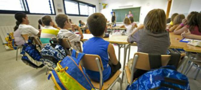 Congresistas peruanos exigen al Gobierno eliminar los contenidos LGTB de los colegios