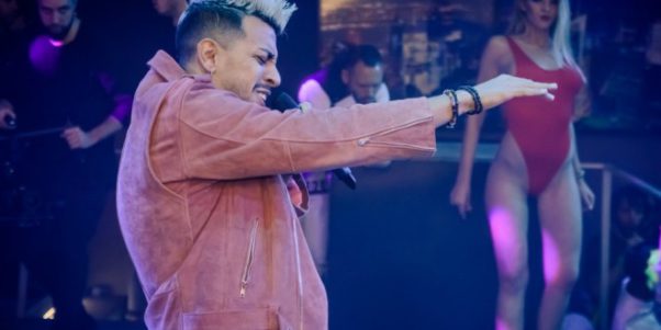 La radio de los obispos organiza una macrofiesta con ‘gogós’ para adolescentes