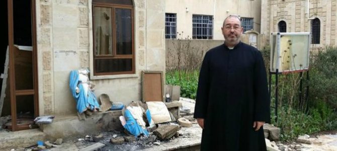 ‘El ISIS ataca a todos los que no piensan como ellos, pero los primeros somos los cristianos’