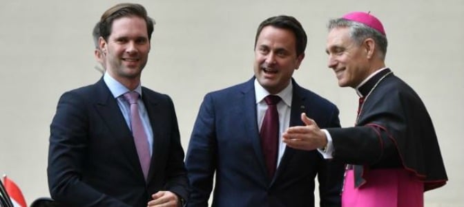 El Vaticano da tratamiento de «consorte» al «marido» del presidente homosexual de Luxemburgo