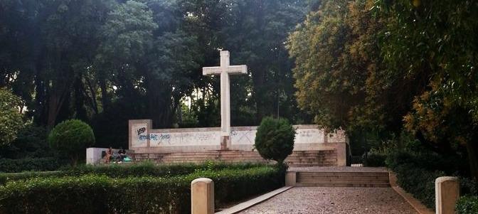 Cuando la memoria histórica considera la Cruz un símbolo fascista