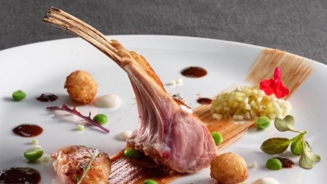 C.S. Lewis advierte del peligro de la gula por exquisitez frente a la gula por exceso