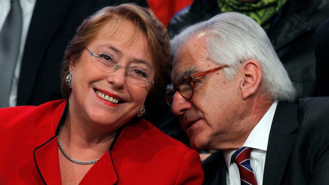 El número 2 de Bachelet, católico de Misa diaria, apoyó la despenalización del aborto en Chile