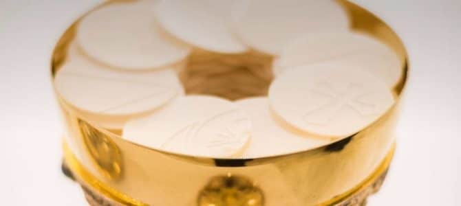 El obispo de Segorbe-Castellón denuncia una profanación de la Eucaristía en Villarreal