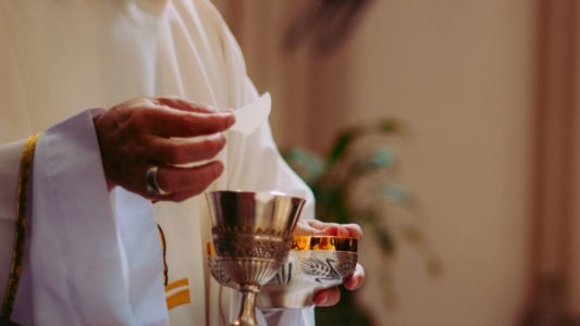 La diócesis de Braga permitirá comulgar a los divorciados vueltos a casar