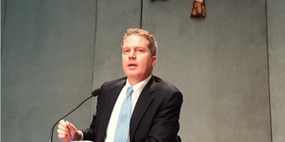 El portavoz del Vaticano, incapaz de aclarar si Francisco cree o no en el infierno