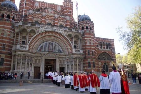«Me avergüenzo de ser un católico inglés»